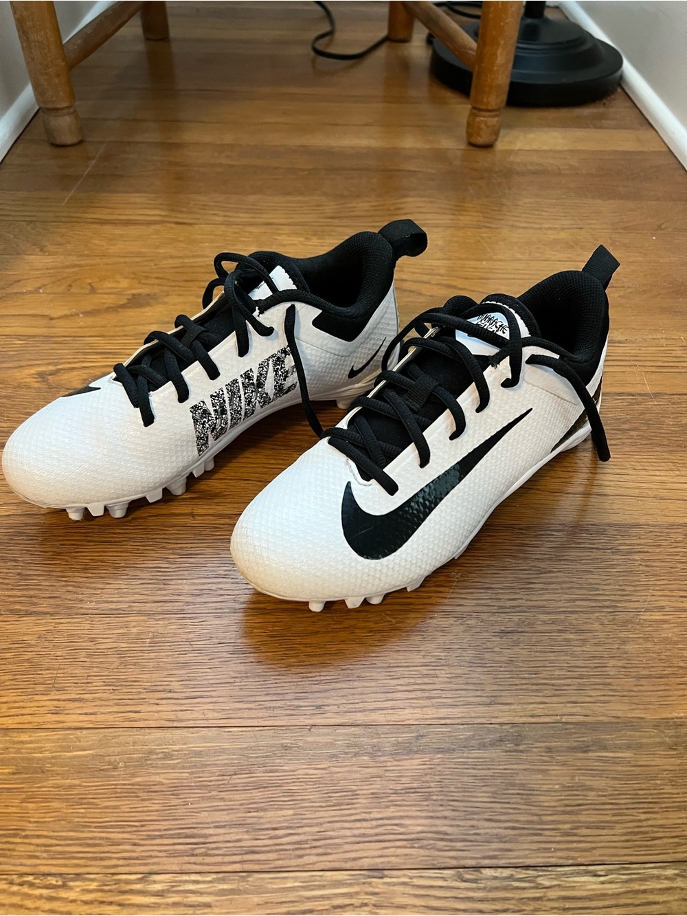 Like new Nike Cleats, size 5 Youth
